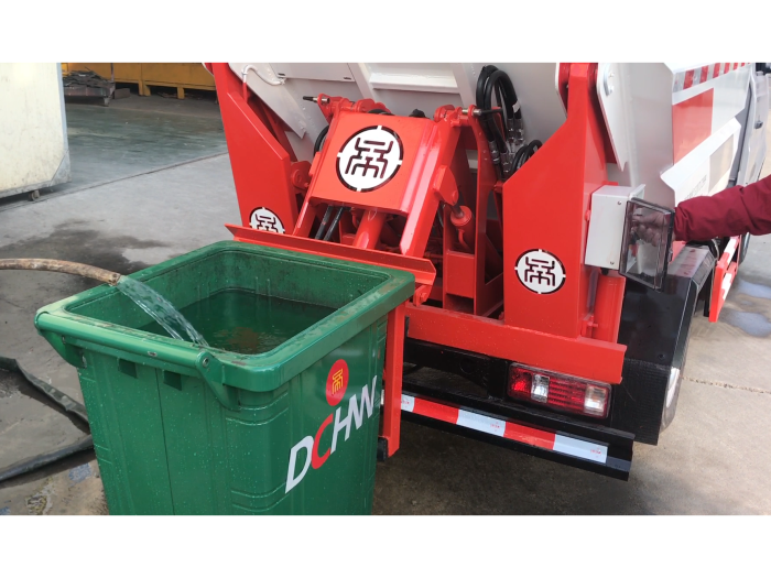 車(chē)廂可卸式垃圾車(chē)舉升測試